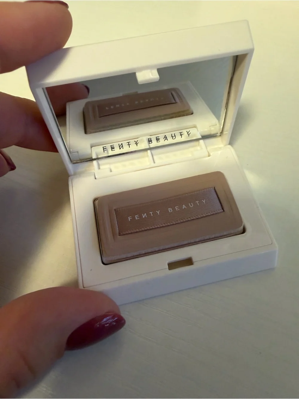 Fenty Beauty Invisimatte Blotting Powder